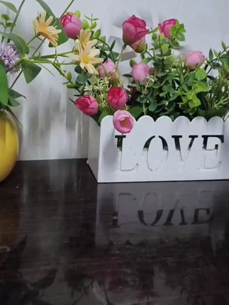床头柜这里啊,不要再放这种单独的插排了,很影响美观。你看我这个就特别实用,既能当台灯,又能当插排。他这个一圈全是插口,还带了两个usb接口。而且灯光还是三档可调节的晚上起床也很方便这里还带个手机支架平时躺在床上刷个视频追个剧别提有多舒服了就这个价格可比买普通的插排划算多了#居家好物 #好物推荐🔥 #必备好物 #精选好物 #懒人手机支架 @DOU+小助手
