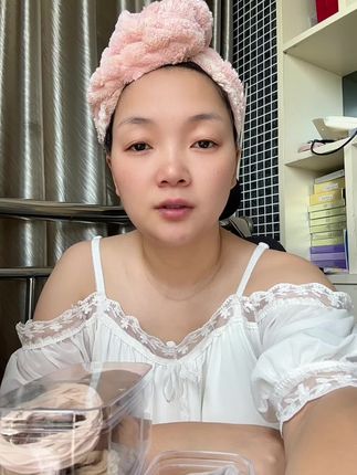 头发厚多的可以试一下,扎高马尾都不会松,弹力大又紧,有小棉袄的可以拍一单