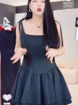 黑泽玄七夏季显瘦约会氛围感甜美蝴蝶结气质吊带小黑裙连衣公主裙@DOU+小助手 @DOU+上热门