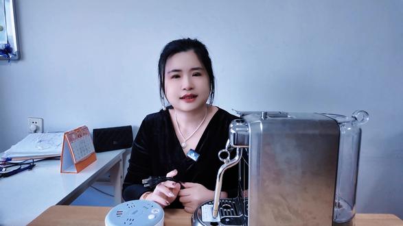 台湾的机器居然不能在大陆用😥😥😥 从台北扛过来用不了,居然要转换器220v转110v,终于喝到自己做的咖啡了,而且我发现大陆咖啡机也很便宜。 #台湾人在大陆 #大陆速度