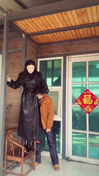 算了…姐弟这一页
养弟千日,用弟一时#姐弟日常#过肩扛 #扛肩拍照