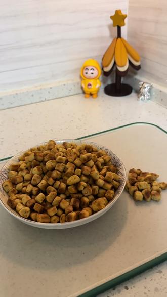 龙鳞护身,吃豆纳福,一年平安又富足!1. 一口棋子豆,梦回小时候,咸香酥脆,是家乡的味道!#真实生活记录 #自制零食 #棋子豆 #二月二龙抬头 #自制美食