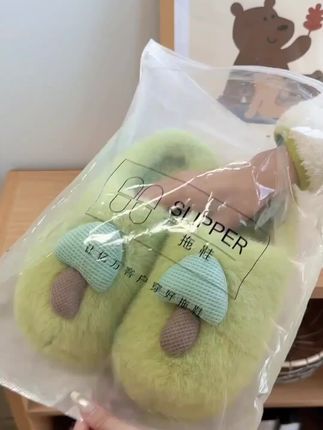 #创作灵感可爱毛绒棉拖鞋太可爱了鞋面可爱蘑菇的设计内里加绒加厚很暖和#毛绒拖鞋 #拖鞋 #棉拖鞋 #保暖穿搭 @DOU+小助手 @巨量千川