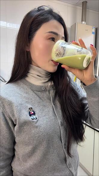 大餐后第二天很重要,补钾排钠不焦虑,记得多喝水。 #过年 #大餐后如何补救 #自律