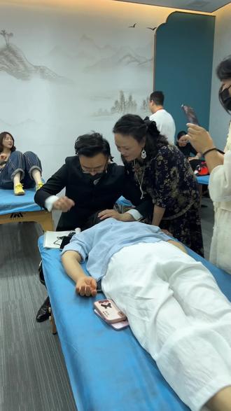 徒手面雕技术教学分享 徒手面雕技术教学正在直播中、点击进入直播间领取徒手面雕技术 高清手法视频教程#徒手面雕#徒手捏脸#美业手艺人#美业#美容院拓客
