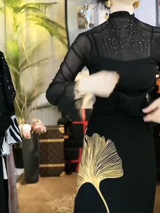 春秋季新款烫钻气质黑色显瘦半高领洋气修身百搭时尚长袖T恤#这样穿太好看#显瘦气质上衣#上衣#谁穿谁好看#显瘦穿搭