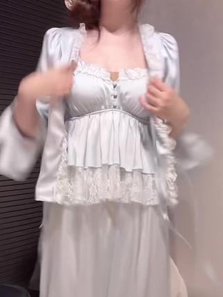 「软缎甜睡服」吊带短裤带胸垫可拆卸蕾丝性感冰丝睡衣四件套#睡衣穿搭 #甜美穿搭 #我又心动了 #居家服