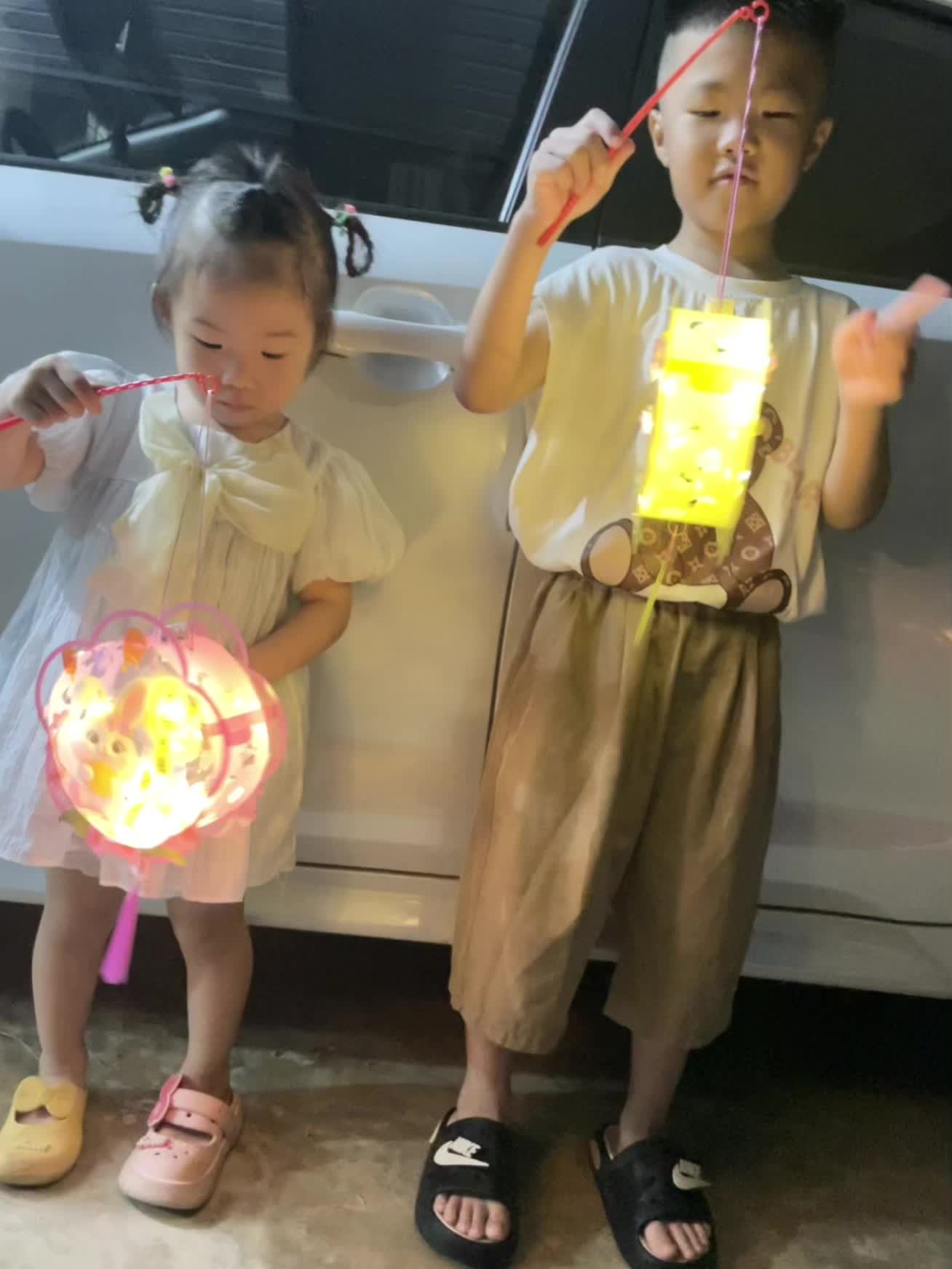 挖到中秋花灯爆款!手提兔子发光花灯,DIY材料包有手就能做❗️软萌兔形+暖光发光,节日提着超应景~#超便宜超划算 #中秋国庆动起来 #手工作业 #花灯 #人类幼崽