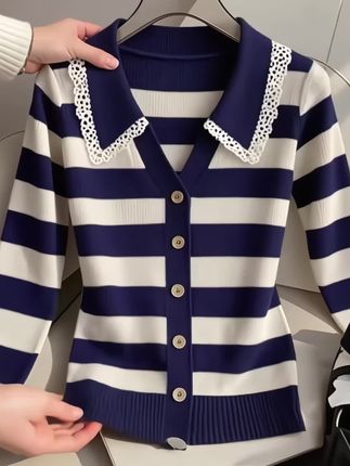 #条纹慵懒风长袖上衣#秋天变时髦就从韩系穿搭开始#早秋贵气感穿搭#早秋穿搭三分钟出门不是梦#减龄穿搭