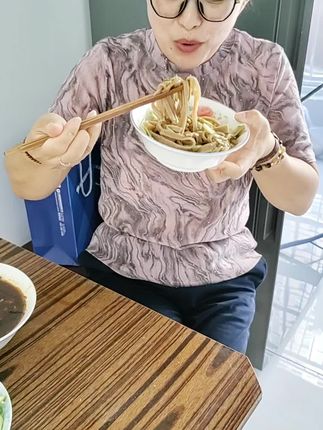 #红薯面粉 掺白面做面条爽滑劲道有嚼劲儿好做好吃放心拍吧