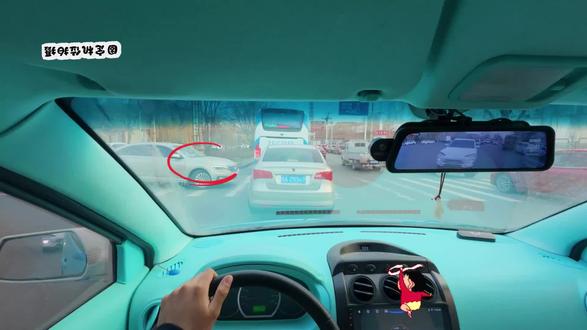 #龙抬头发型我先炫 #生活日常 #汽车改装升级
下班路上很拥挤