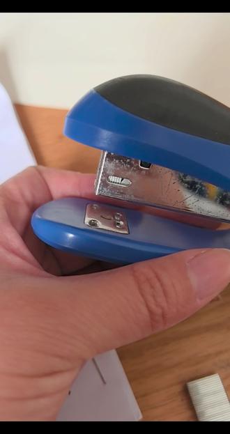 外八订书钉已经解决了 #豆包 #ai解决问题 现在真的离不开豆包了,什么问题她都能给我解决。订书针的问题解决了