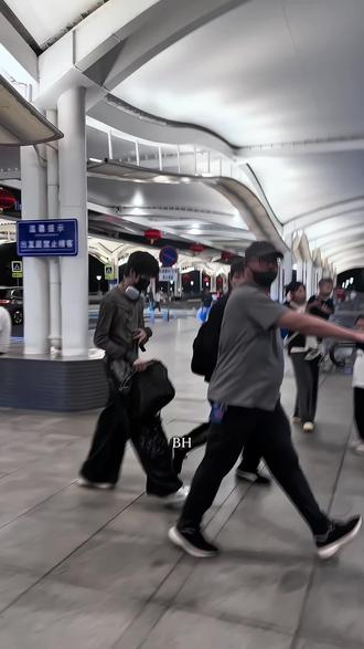 王橹杰海口出发#王橹杰