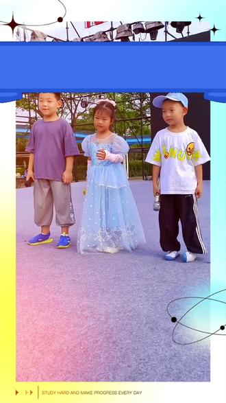 (勇敢的冒险家)
演唱:小萌妞组合
彩排实拍视频画面!#现场实拍 #爱唱歌的小女孩 #天籁童声 #唱歌 #超有镜头感的小女孩