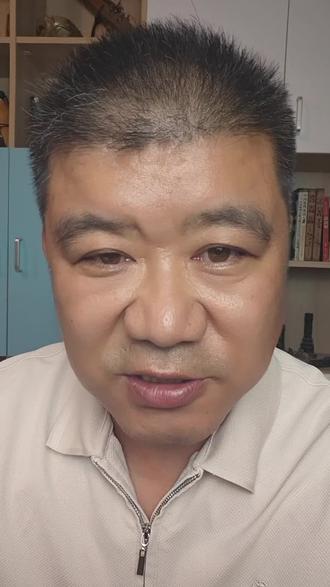 消失的妻子背后的惊天秘密 妻子炒股亏空家产后神秘消失,而背后真正的原因震惊了所有人。整个故事五层反转,次次令人意想不到#人性#家庭#婚姻#生活