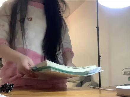 家长朋友们注意啦!六年级下册数学圆柱与圆锥重点题型,每日一练,老师给同学们整理好了!这份资料全面覆盖了本单元的各大重点题型和考点,都是孩子们需要熟练掌握的内容。建议家长打印下来给孩子练一练,每天练一点,基础打得牢,考试不丢分!#六年级数学 #六年级 #六年级毕业