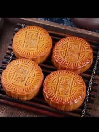 手工老式正宗五仁叉烧月饼 ,新鲜出炉 ,视频同款点击视频左下方的小黄车购买。