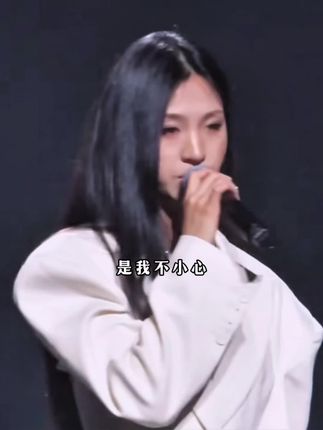 “那你呢 这个国庆中秋回家吗?”