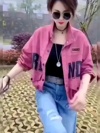 短款牛仔外套女2025春季新款时尚洋气减龄百搭设计感字母网红上衣#牛仔外套 #气质穿搭 #减龄穿搭 #时尚穿搭 #秋季穿搭