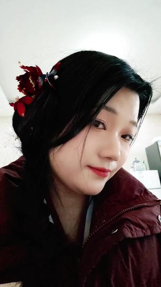 #真实生活分享计划 #绒花 #新年扎发 #大年初一 新年红红火火。财运旺气十足。