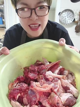 老鸭剁好了,怕废刀的说我来帮剁#生态散养土鸭