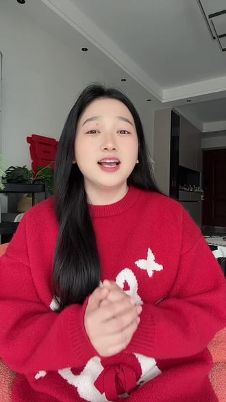 《掀桌》里的双向奔赴真的太好磕了,从单向守护到并肩作战,从默默付出到双向救赎,他们用热血与深情,在绝境中照亮了彼此。#掀桌每一次较量都看得我头皮发麻 #掀桌 #短剧陪你过新春