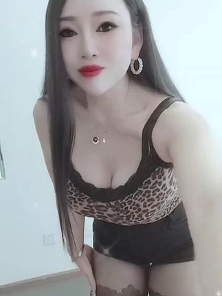 要把自己活成一束光,自信坦荡,光芒万丈,不羡慕谁,不依赖谁…………😂😂