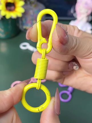 弹簧八字扣彩色挂扣包包挂扣登山扣金属钥匙圈环挂饰腰挂扣登山扣#好物推荐🔥 #厂家直发品质保证 #弹簧扣