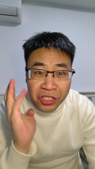 开会反应慢半拍?3步练就“慢思力”,让你从被动附和到主动掌控 你有没有在会议中大脑宕机,散会后才文思泉涌的尴尬经历?这其实是学习与创造中即时处理能力的缺失。本期在【万有引力宇宙】为你拆解「慢思力」——一种让你在高速对话中也能深度思考的实时运算能力。
你是哪种“会后诸葛亮”?评论区认领:A.经常反应慢 B.偶尔能跟上 C.我是节奏掌控者。#个人成长 #即时思考 #慢思力 #深度思考 #万有引力宇宙