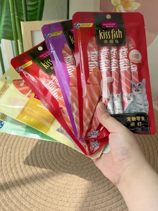 麦富迪亲嘴鱼猫条这波真的太划算了,活动只有最后几天,赶紧给小猫多囤点。#萌宠好物 #麦富迪亲嘴鱼猫条 #猫条 #吃货猫