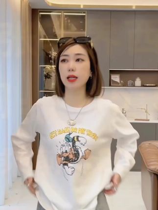姐妹们,秋季新款纯色百搭休闲裤好看又大气,价格还不贵#女装穿搭 #时尚穿搭女装 #今年最流行穿搭 #显高显瘦穿搭 #高级穿搭