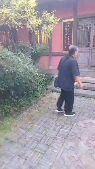茅山古镇,古色古香,财神殿里朝比干,赤胆忠心。