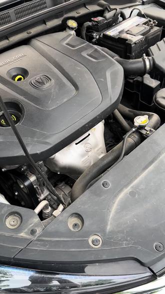 长安逸动。怠速不稳,不给油熄火。发动机抖。很多小伙伴选择洗节气门。换火花塞,洗喷油嘴最后解决不了问题,那么接下来就要认真听了哈