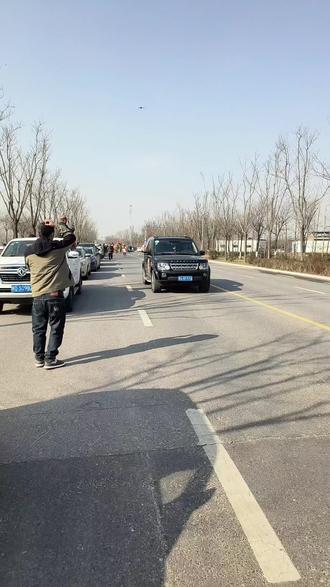 欢迎东天山骆驼队途径大美临潼北河堤🌻🌻🌻🌻🌻🌻