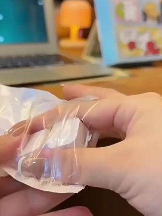 升级款磁吸收纳神器,让桌面数据线不再杂乱! #手机充电卡扣 #桌面收纳 #桌面电线收纳 #充电线收纳 #磁吸理线器