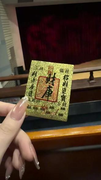 太精彩啦!给到一个“夯”!对麻花失望已久的我又重燃了希望~🎉😂
#开心麻花 #话剧出马 #古装舞台剧 #开心麻花艾伦 #杜晓宇
