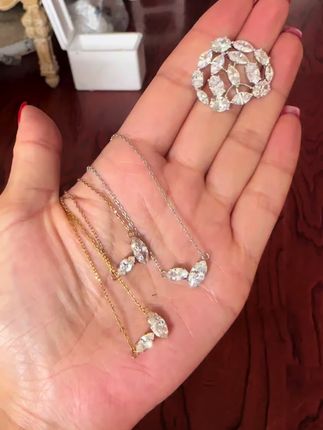 💎【两颗马眼钻,锁住一世深情】💎 ❣️“是彼此依靠的浪漫,也是独立闪耀的自信” ↓ 无论是告白、纪念日还是犒赏自己,这条项链都在说:最美的故事,都是双主角剧情!