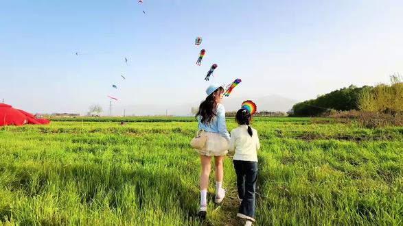 建议你们10张10张的囤 59块钱,两个人价格是真的划算,农场特别大,游玩项目丰富 遛娃来这儿太合适#人间4月皆是美好#西安遛娃好去处#鹭米亲子农场#鹭米风筝节#捉鱼捉蟹