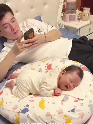 姐妹们,三胎经验~想要月子坐的好,前提尽量少抱娃,这款多功能斜坡#哺乳枕 ,解放妈妈的双手,15度斜坡躺上面喂奶不易呛奶还能减少吐奶、做互动,练习抬头都很不错#母婴好物 #孕期囤货 #宝妈分享 #新生儿@DOU+小助手 @DOU+上热门 @DOU+好生意 抖音推广 抖音推广 抖音推广 抖音推广