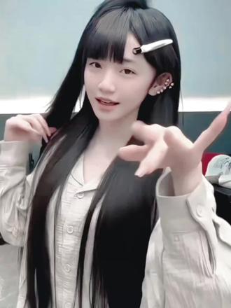#蓝发妹 #豆包 #推荐 #官方不要压热度 全网第一个起诉豆包的人出现了