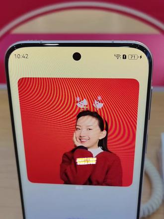 鸿蒙6.0相册出奇招!裸眼3D看照片绝了 华为又放大招!鸿蒙操作系统6.0让相册卡片“浮”出屏幕,裸眼3D效果惊艳全场。刷到它,你的手机相册从此告别平面,每张回忆都立体鲜活!#鸿蒙越用越香 #HarmonyOS6 #华为 #玩机技巧 #小艺头号玩家