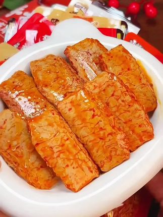 【厚实耐嚼 肉感十足】#盐津铺子 #手撕素肉素牛排 网红零食休闲香辣9g
