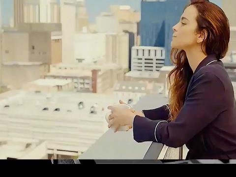 当他的毒贩男盆友在墨西哥意外被谋杀后,女主被迫逃到美国寻求庇护《南方女王》第四季, #一口气看完系列  #影视解说  #好剧推荐  #南方女王第四季  #作品同步头条赢激励