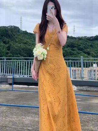 #夏日通勤休闲穿搭 #夏日裙子配鞋子的穿搭公式 #解锁职场穿搭 #穿搭显贵傻瓜公式 #夏季游玩做自己的穿搭达人