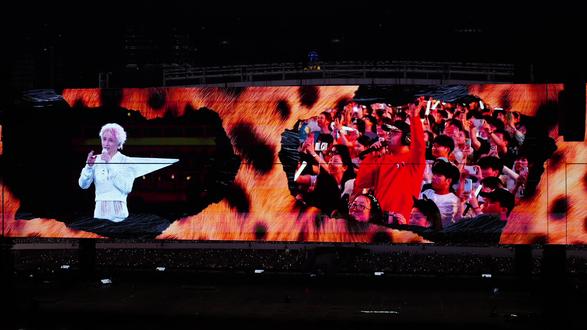 第三天,点歌封神,居然点到了陪你去流浪,广州站不遗憾了#薛之谦 #薛之谦万兽之王 #演唱会现场 #点歌 #陪你去流浪