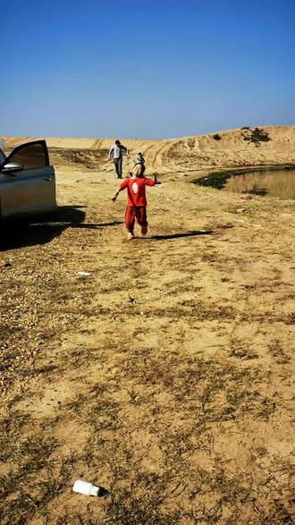 破三选手眼疾手快~表演徒手抓🐟#感受大自然 #原创视频 #记录生活