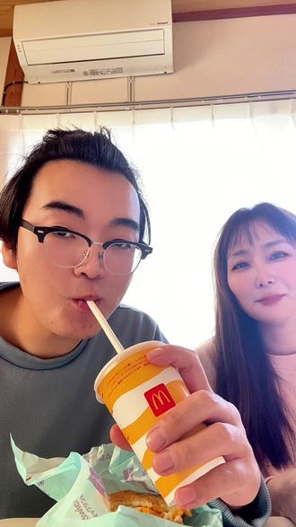 麦当劳真好吃#日本老婆#姐弟恋#软饭硬吃