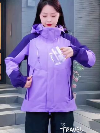 三合一女士加绒加厚冲锋衣户外防风防水连帽外套#冲锋衣 #户外穿搭 #轻便舒适 #看过来 #春秋穿搭
