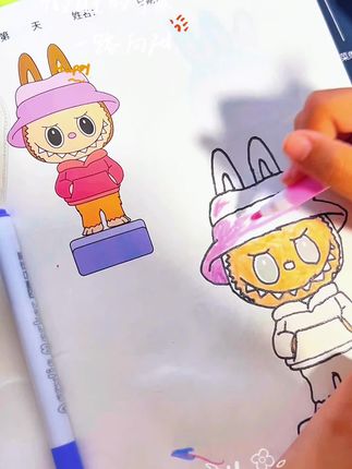 那个在怀里的娃娃一转眼就长大了,还这么喜欢绘画#拉布布那个在怀里的小娃娃#爱画画的小朋友 #儿童绘画 #创意简笔画 #一起学画画是件开心又幸福的事儿 长大了就喜欢绘画,还特别喜欢