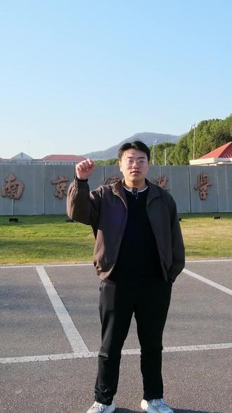 南传的帅哥美女们,霸王餐来啦! #陋食铭板前烤肉饭 #一人食 #餐饮 #餐饮创业